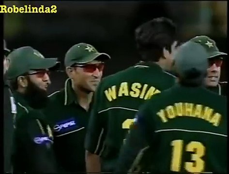 Wasim-Akram-dismisses-Adam-Gilchrist