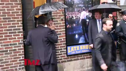 Lindsay Lohan thinks shaking people’s hands is community service!