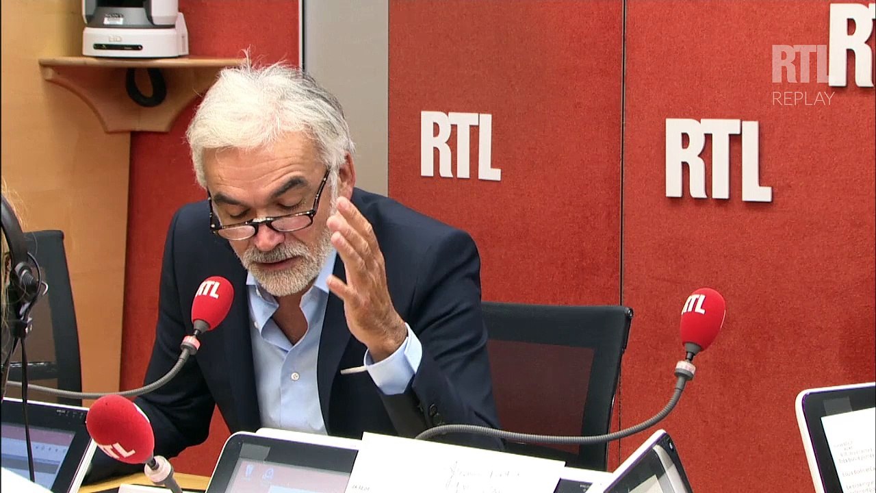 Homosexualité, avortement : "Le pape François envoie des cartes postales", dit Pascal Praud