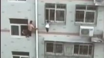 Une fillette sauvée de justesse alors qu'elle allait chuter du quatrième étage
