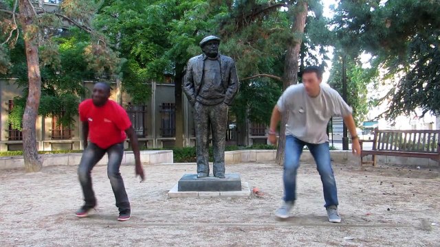 Entraînez-vous à la chorégraphie du flash mob