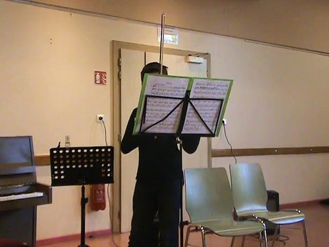 M2U01997 solo de Violon, Presto de Bach, fete de la musique à Scy Chazelles le 21 06 2015