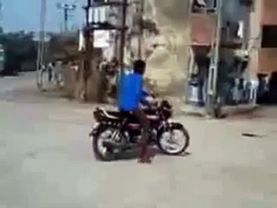 Very funny Bike stunt fail OMG can t stop laughing