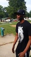 Un gars rate son backflip sur une balançoire... Juste tordant!