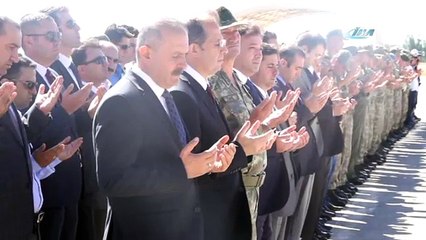 Şehit asker memleketine uğurlandı