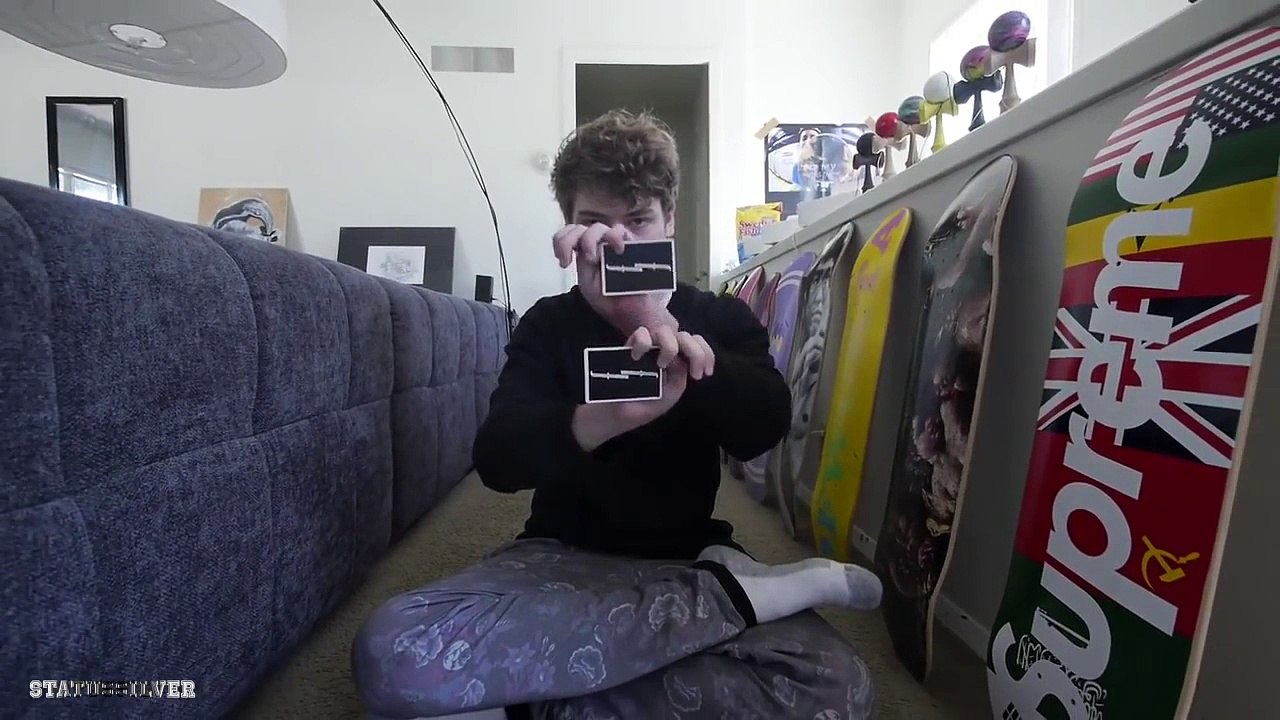 Tour de carte hors du commun qui défi les lois de la physique!