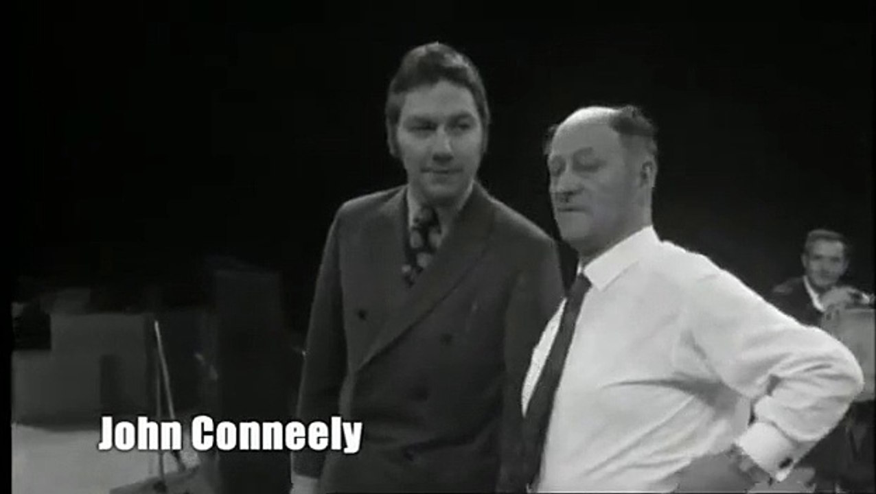 Elderly Irishman's Epic Dance Moves (He Once Had A Broken Back)