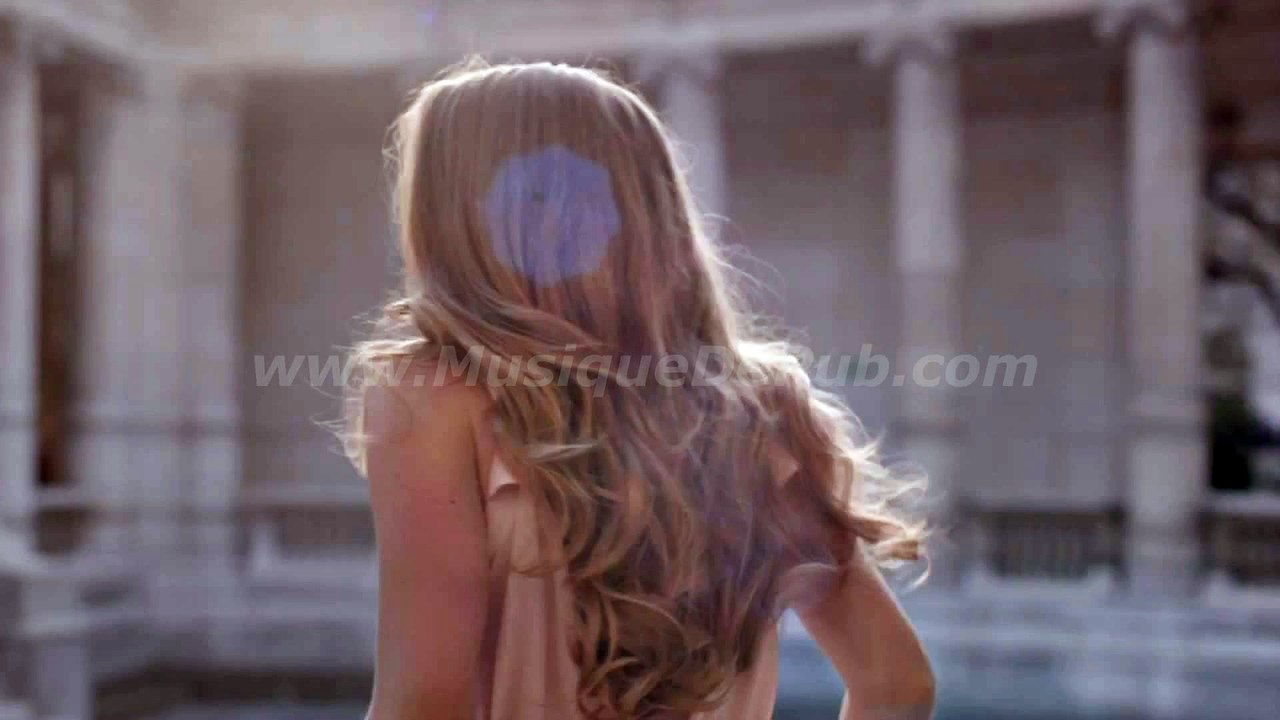 pub Givenchy Live Irrésistible 'Amanda Seyfried' 2015 [HQ]