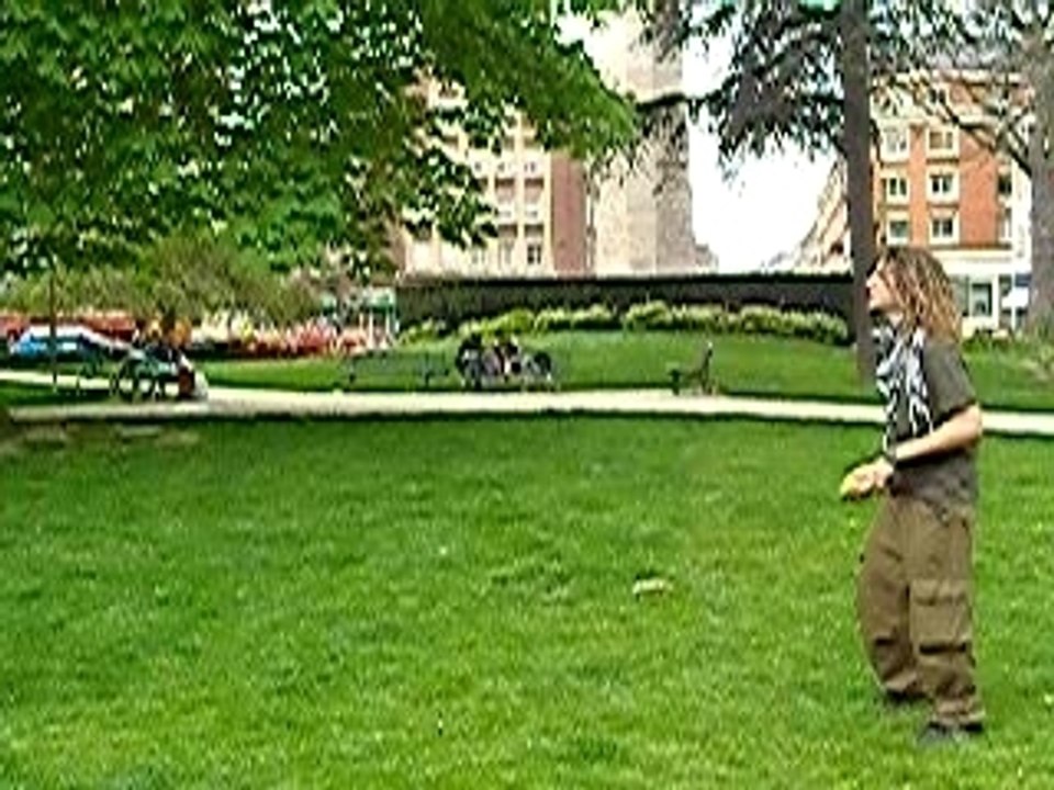 Jongle Natty, L'escargot