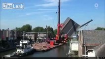 two cranes crash