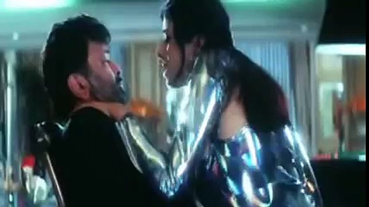 bund kamray mein dance kerin gy pooja butra