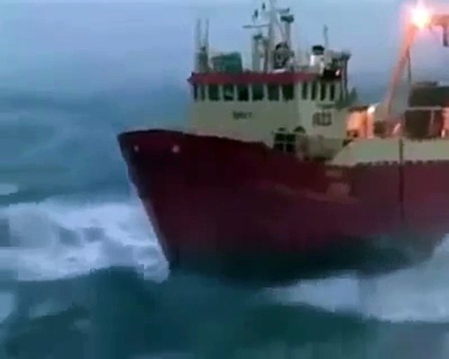 عندما يهيج البحر