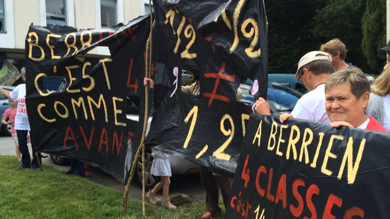 Berrien mobilisée devant l'inspection académique pour son école