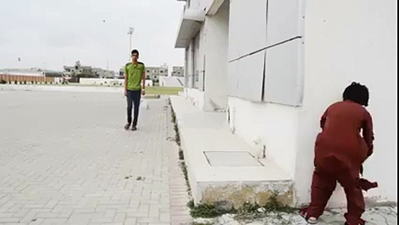 Very Funny Prank Played By Pakistanis