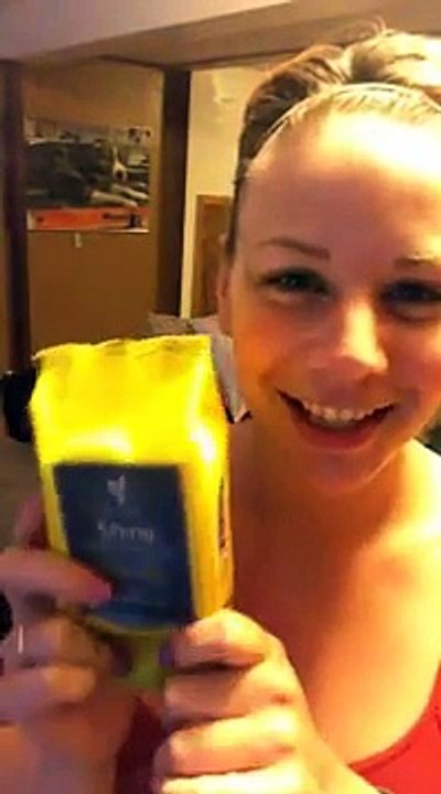 Younique Shine Wipes funny Tutorial!!