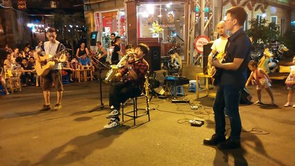 BAN NHẠC NGHỆ THUẬT ĐƯỜNG PHỐ VIỆT NAM -YÊU LẠI TỪ ĐẦU