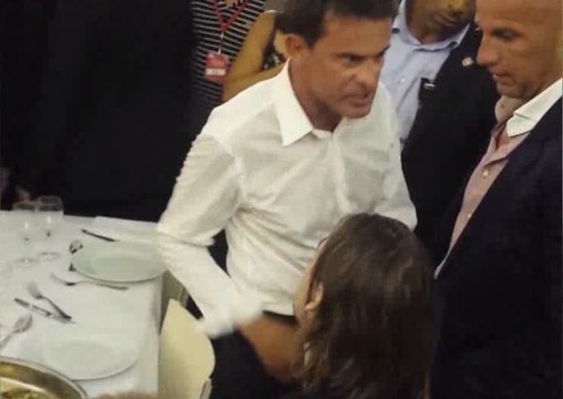 La gifle de Manuel Valls à un militant socialiste