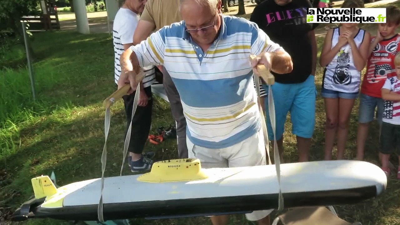 VIDEO. Joué-lès-Tours : bateaux et sous-marins électriques au lac des Bretonnières