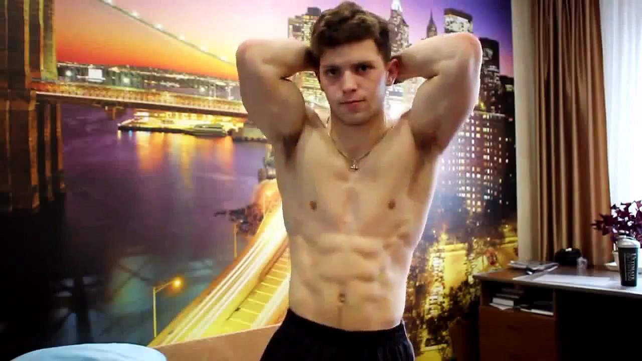 preview : NEW bodybuilding teen - his first years age 18 , HD, ÷ 26 min.