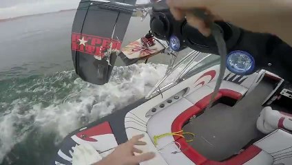 Big Fail - Il surfe derrière son bateau sans pilote