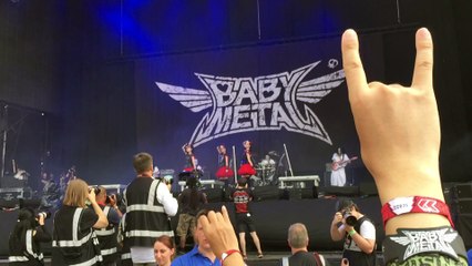 BABYMETAL - Megitsune (breakdown only) - at Reading Festival 2015. 60fps