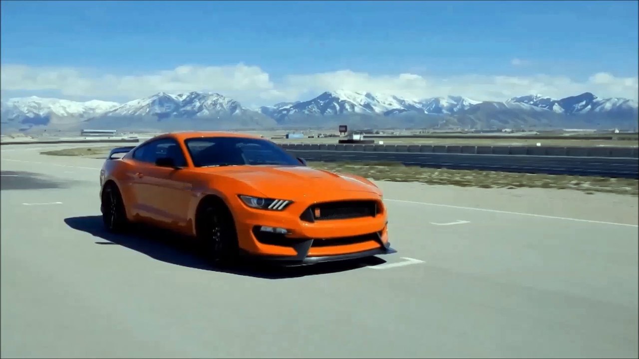 LAUNCH CONTROL AU$ 59.000 Chysler 300 SRT 350 kW 2016 RWD V8 470 cv 65 mkgf 0-100 kmh 4,5 s @ 60 FPS