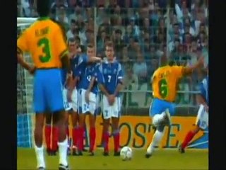 أهداف روبرتو كارلوس الثلاثة الإعجازية