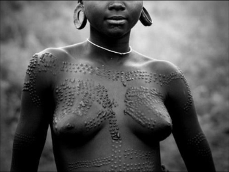 African primitive tribes life Mursi tribe