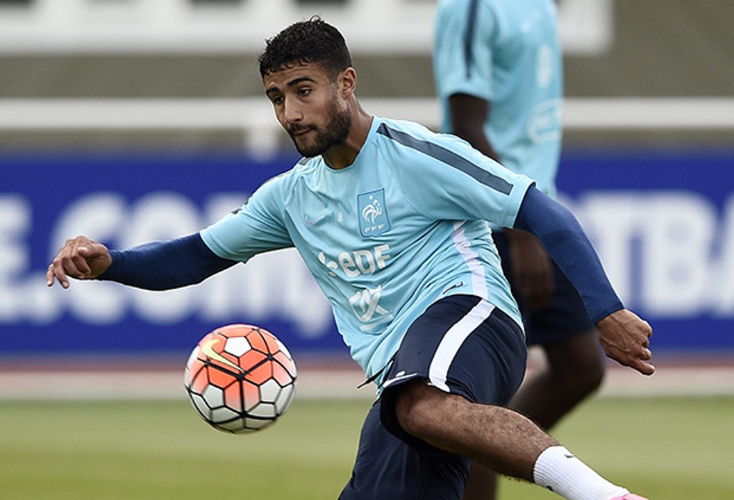 Reprises de volée et parades à l'entraînement des Bleus