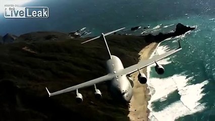 Splendid HD Footage of a Boeing C-17 Surfing in the California Sky