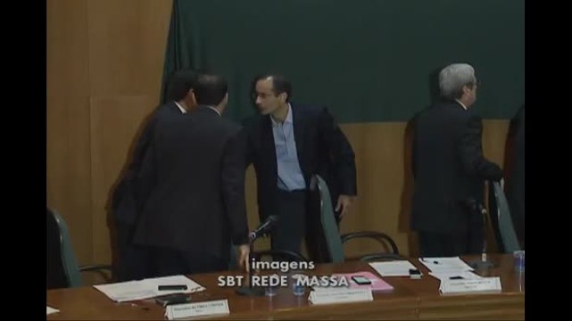 Presidente da Odebrecht presta depoimento à CPI da Petrobras