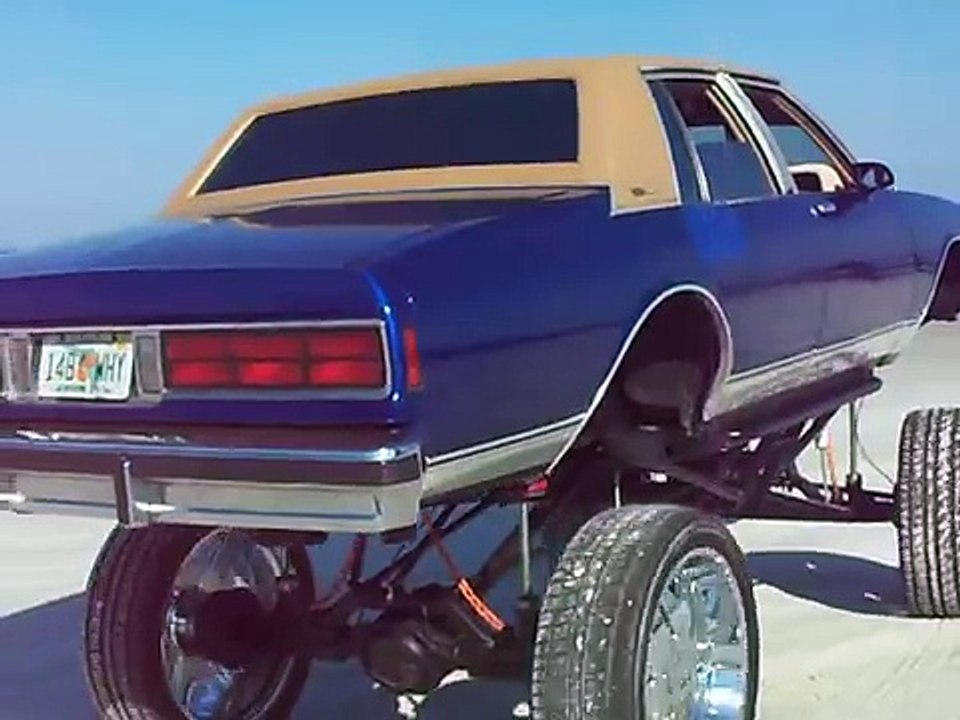 (box chevy caprice) on 26's and switches,crazy custom lift - video ...