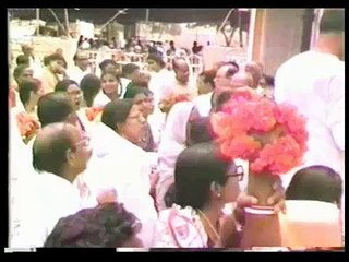 Ma Anandamayi meets devotees on her verandah in Kankhal
