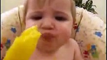 baby eat funny طفل يضحك وهو ياكل