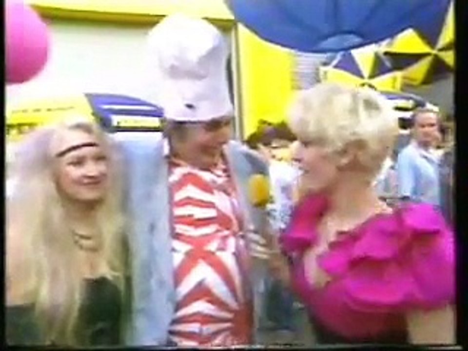 Sir Les Patterson interview Paula Yates