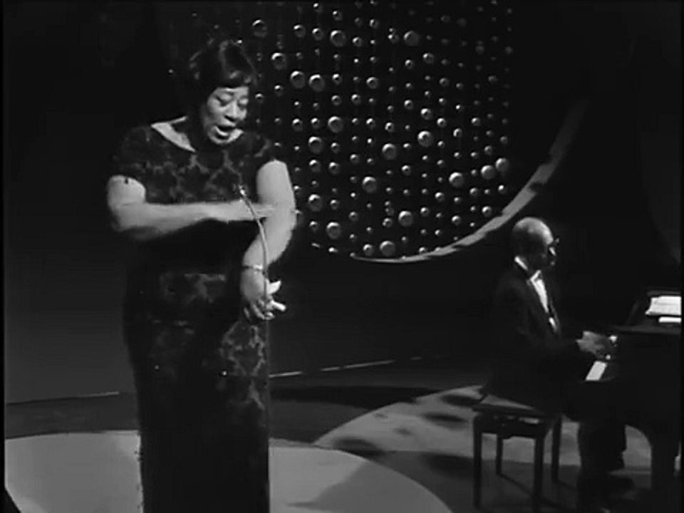 Ella Fitzgerald - Mack The Knife (High Quality)