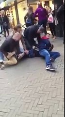 Dutch Police violently arrest shoplifter in shopping centre