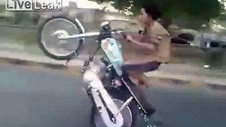 Crazy stunt in motorcycle riding