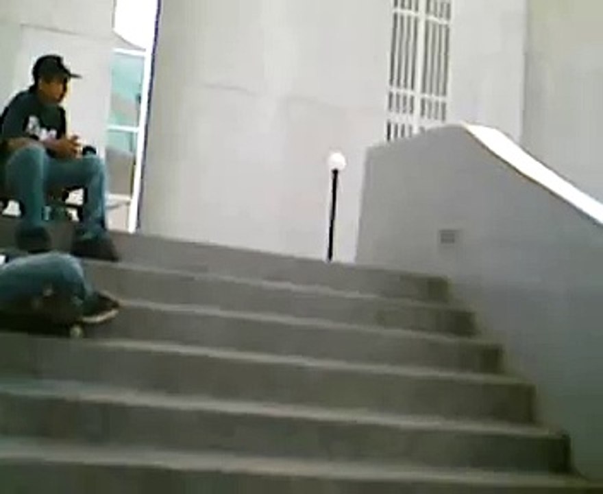 andres breaks arm skateboarding