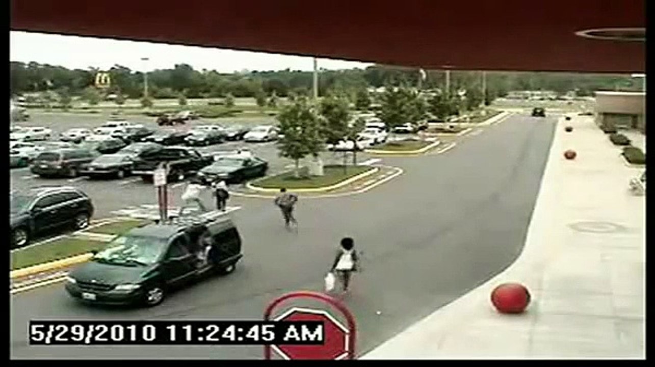 girl abducted from target store parking lot (www.newsthatfitz.com)