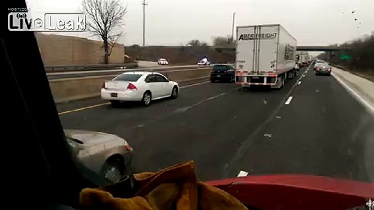 first up load...fatal crash...sorry I am not from a third world country so I did not stop and get out to film the victims...but you can see them prepa