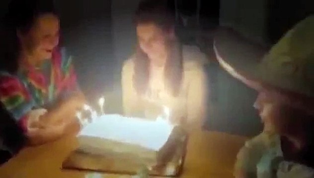 Sarışın Kıza Yapılan En Kötü Eşşek Şakası