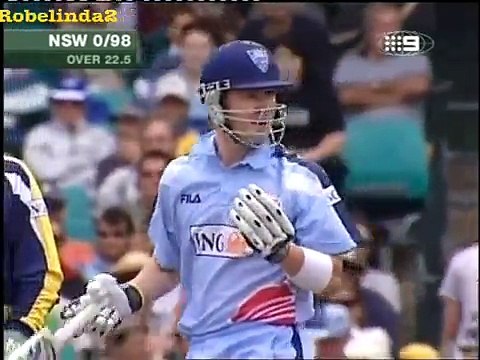 Shane Warne vs Michael Clarke awesome contest Clarke is clueless