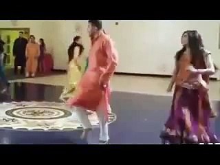 Karachi Wedding Mehndi Night Dance On Song ''Radhaa''