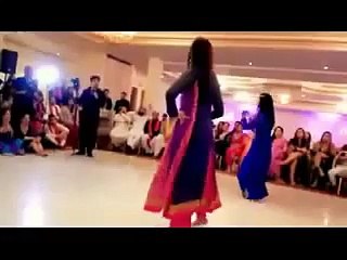 Mehndi Night Dance On Mera Piya Ghar Aya