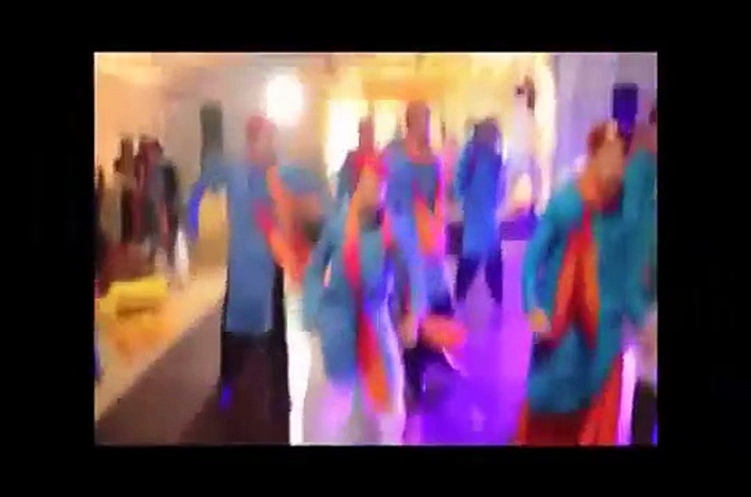 Pakistani Boys Awesome Dance Performance At Wedding