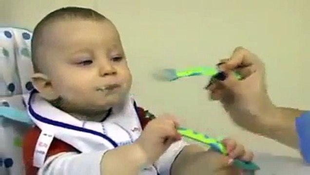 ✔Best foods for babies to eat 7 9 months Tips for starting baby on solid foods 赤ちゃんを食べます