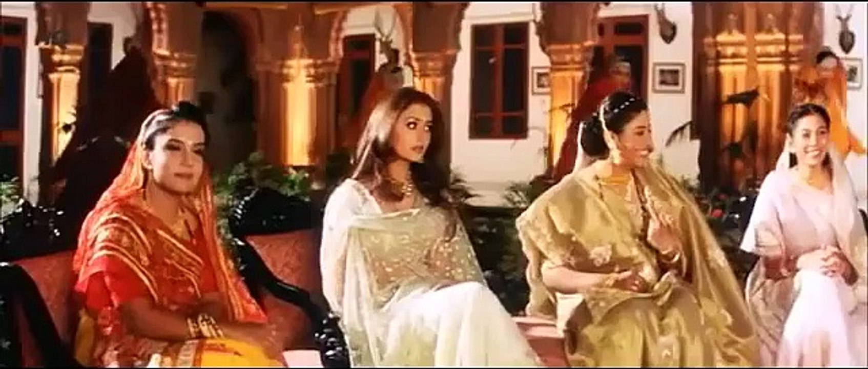 Humko Mohabbat Dhoond Rahi Thi - Kitne Door Kitne Paas 2002