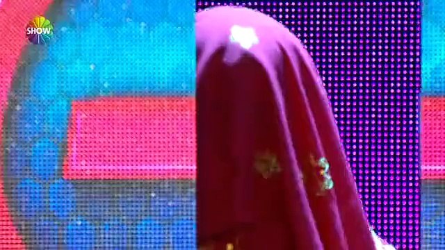 Bu Tarz Benim'de Emel Özkızıltaş'dan shakira dansı izle