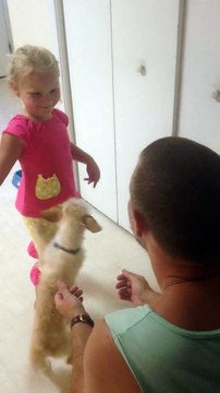 Il fait sa demande à sa future femme et à sa fille... Comme ça pas de jaloux!